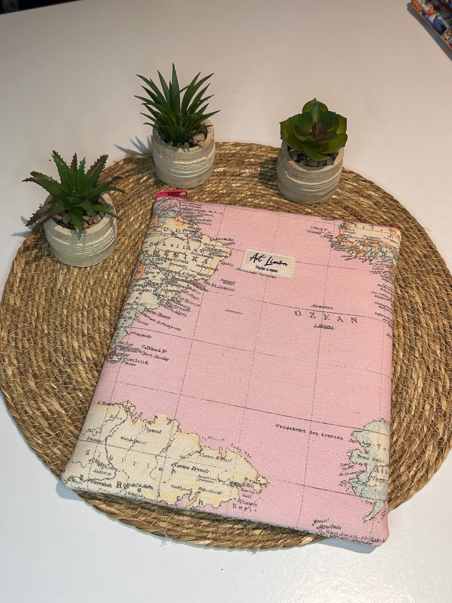 Funda para libro Mapamundi Rosa
