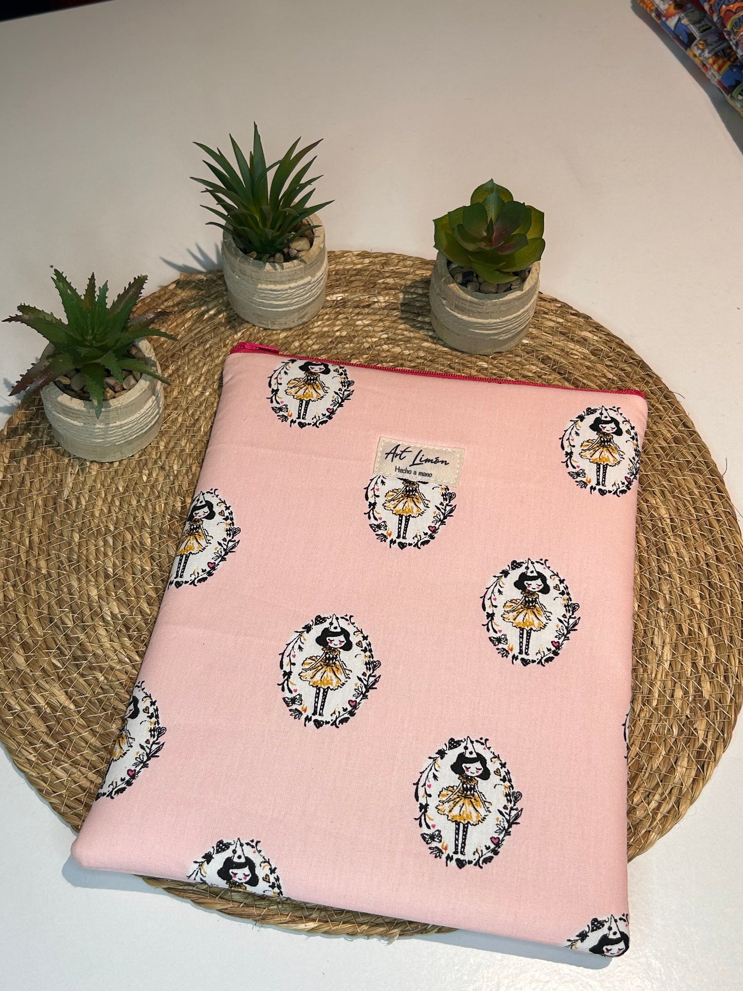 Funda para libro Muñecas